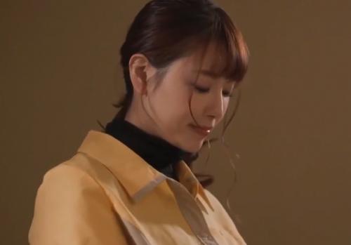 勤務中に訳ありお姉さんと声を押し殺して性発散ｗ