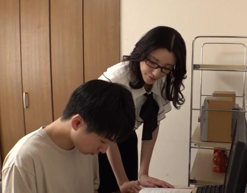 近所の個人塾に長らく通っていた青年が別れを惜しんで先生に思いを伝えるｗ