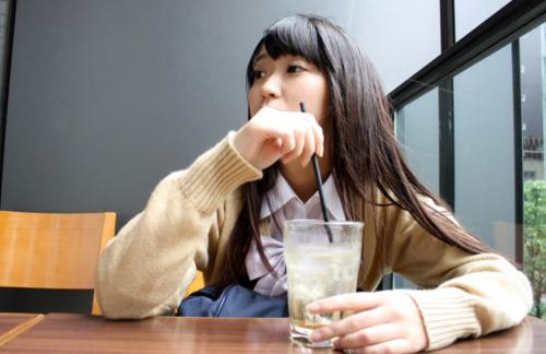 最近はやりのパパ活アプリで募集した大人２で秋葉で会った現役JKとホテルにGO!!