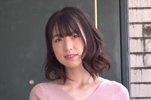 お隣の人妻さんのＯＫサインが独特ｗパン透けの日は旦那不在のサイン