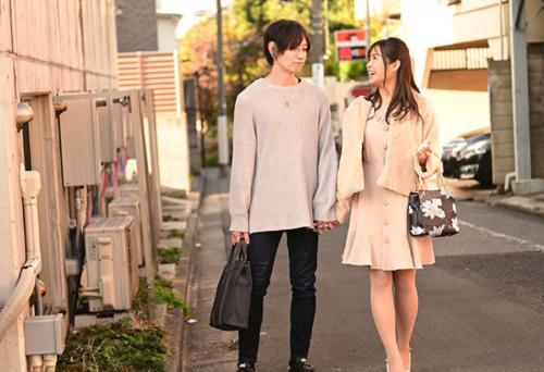 彼女がいない間に彼女の大学の後輩とホテルでイチャイチャ中出しSEXｗ