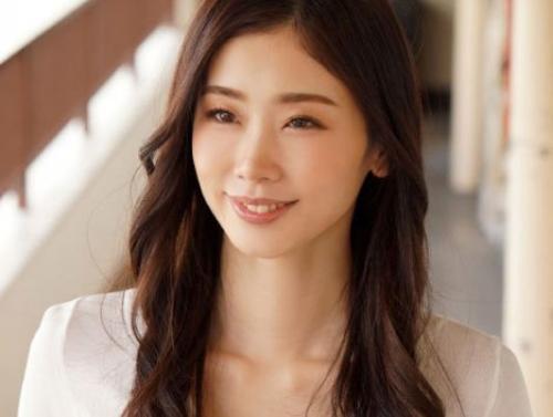 【小松杏】理想を描いたような美しく清楚な美人若妻との肉体関係に嵌る大学生！