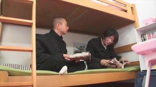 大人の女性たちは、性的に積極的です。友人たちも同じで、家に来ると誘惑され、関係が崩れることが多々あります。