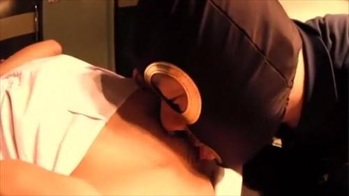 仮面男に犯される超注意。いやあ、地面に投げつけて泣きそう。