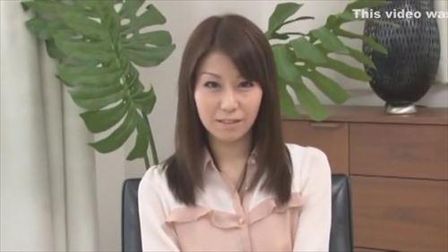 秋野が引退する年齢の女優が最後の性交で精液を放出して終える