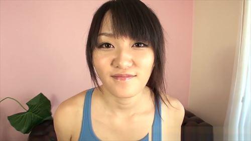 美少女がスク水を身につけ、エッチ的に興奮するような場面で、太い肉棒を挿入する