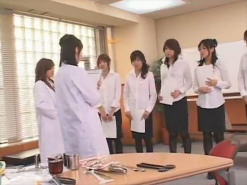 性的に興奮した男女が互いに求め合い、激しい快楽に酔いしれる