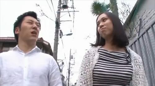 母さんに誘惑される、ションモノ動画の中。