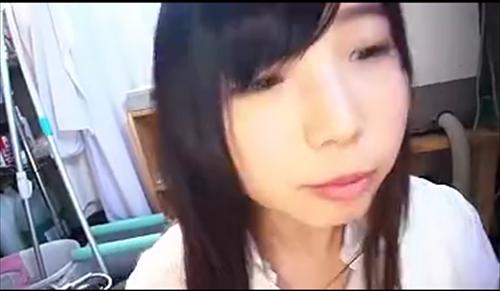 おしゃぶり抜き、未成年歳若者たち娘が熱くワクワクしたペニスを丁寧に舐める。