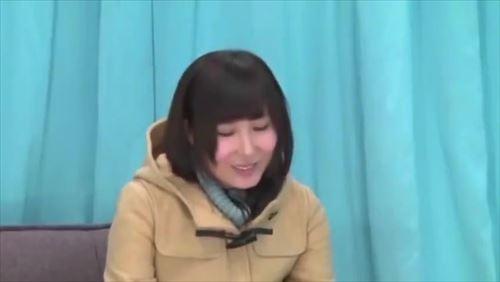 童貞の男性を興奮させる激しい行為で射精させたら、母性本能が刺激され、性交に発展した。