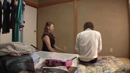 女性を性的に解放し、その発展をゆっくりと追っていく過程