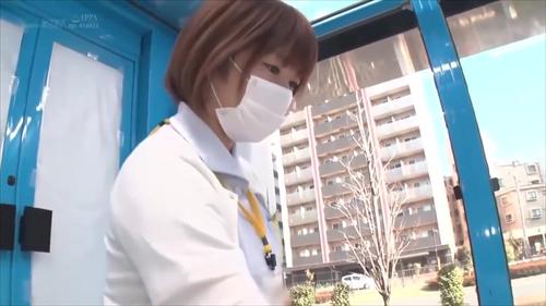 巨乳の開業医が了承したので、診察のはずが医師による挿入というコスプレ性行為になったかもしれません。