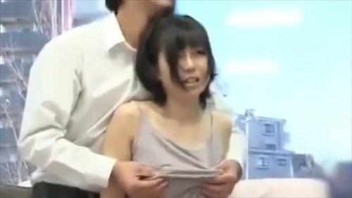 産後ママを誘い、マッサージで体をほぐし、その隙に性交