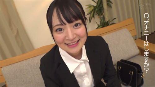 実習生が胸の大きな女の子で、先生に誘惑され、情事に身を任せた。