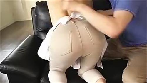 家事代行のおばちゃんが誤ってずぶ濡れ、透けたインナーウェアがホットで、ピタパンでおしり突き出しパンティライン浮かぶお風呂掃除。