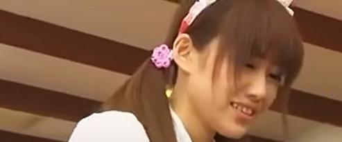 豪邸で働く家政婦、豊乳娘。セクシー奉仕中、イラマで射出される。