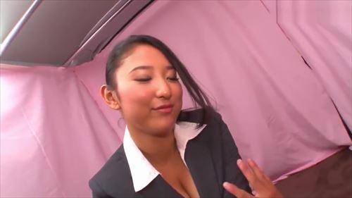巨乳の女の子が、彼氏に素股をしてくれた