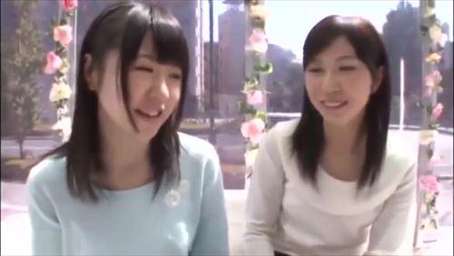 友達と一緒に、可愛い娘達が絶頂を迎え、興奮状態に。