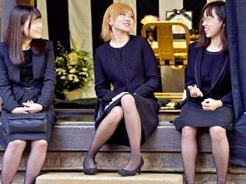 『うぐぅ…お願い、主人には言わないで、あぁああ！』【人妻JK】変態レイプ魔に勝手に巨根マラを挿入された少女！《昏睡強姦》