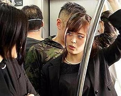 『あぁ…、すごぃ、旦那よりも大きい…』【人妻】キチガイ強姦魔にチンポでハメハメ大量精子どぴゅされた妻！《強姦》