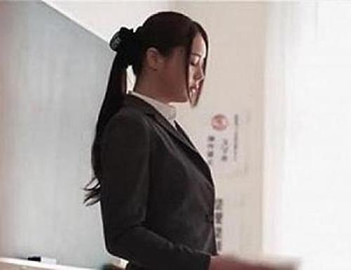『ひぃ…お願い、そっちの穴には挿れちゃダメぇええ！』【女教師】クズ男に強引にチンチンを挿入された美女！《レｘプ》