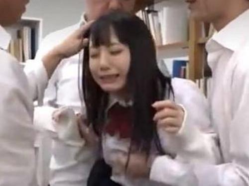 『お願い、誰か助けてぇえええ！』【JK】カスレイプ犯にマラで奥まで貫かれて性奴隷された娘！《レ●プ》