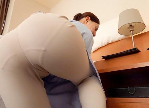 『あぐぅ…ダメ、こんなオバサンに何するのぉ…』【人妻】変態野郎に勝手に割れ目に突っ込まれたオバサン！《レｘプ》
