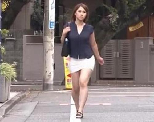 『あうっ！もっと…突いてぇ！！』【人妻家事代行】ゴミカス野郎に無理やり巨根マラを貫かれたオバサン！《レｘプ》