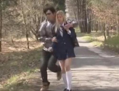 『日本のチンコでイカせてやるよ！』【JK】交換留学生を下校中に雑木林に連れ込んで容赦なく犯す《レイプ》