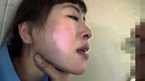 『ひぃ…ダメ、こんなオバサン犯さないで…！』【人妻】ゴミ上司に抵抗虚しくオマンコに挿れられたおばさん！《レｘプ》