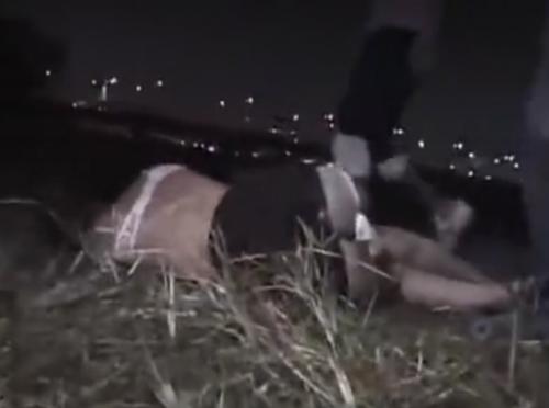 ※閲覧注意※【OL】夜の河川敷で殴る蹴る…号泣する若い女を肉便器人形にするヤンキー達《レイプ》