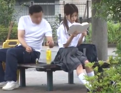 【JK】公園で読書中のJKのドリンクにこっそり媚薬投入…発情とろとろマンコを好き放題チンコ挿入して肉便器オナホ《レイプ》