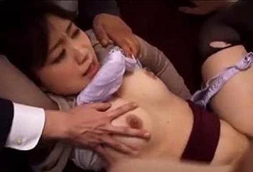 『あうぅ、そんなにオマンコかき混ぜないでぇ！』【人妻】カス男に勝手にオマンコにねじ込まれた奥さん！《レ○プ》