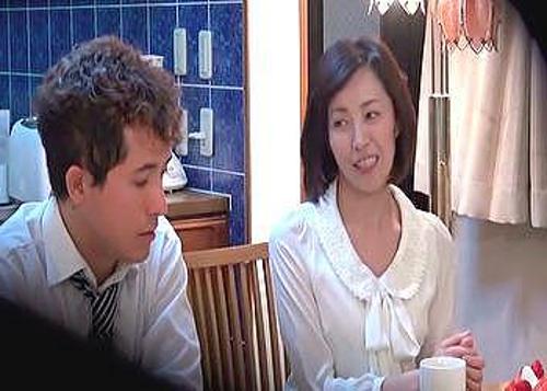 『こんなおばさん犯さないでぇ…！』【人妻】最低レイプ犯にマラでパコパコされて絶頂イキするおばさん！《レ○プ》
