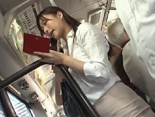 『あぐぅ…ダメ、もうイッちゃいますぅ…あぁああ！』【人妻OL】クズ野郎に無理やり巨根マラを挿入された美人！《レ●プ》