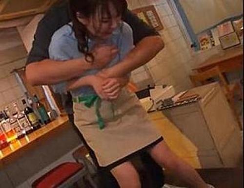 『うっ…お願い、もうやめて…』【JD】死ぬほど嫌いなレイプ魔に抵抗虚しくマンコにねじ込まれた女の子！《レイプ》