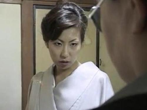 『やめて…こんなオバサン犯さないで…！』【人妻】ゴミクソ犯罪者に抵抗虚しくチンコを挿れられたおばさん！《レｘプ》