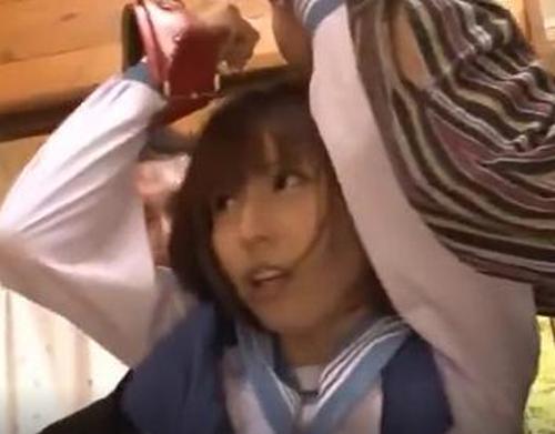 『うぅ、お願い…もう許して…！』【JK】ゴミカス男に力づくで肉棒を貫かれた女子！《強姦》