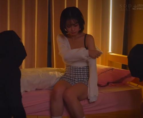 『乱暴にされたくなかったら自分で脱げ』【JD】犯人は同級生！？マドンナが泣きながら男子たちのチンコで何度も痙攣イキ《レイプ》