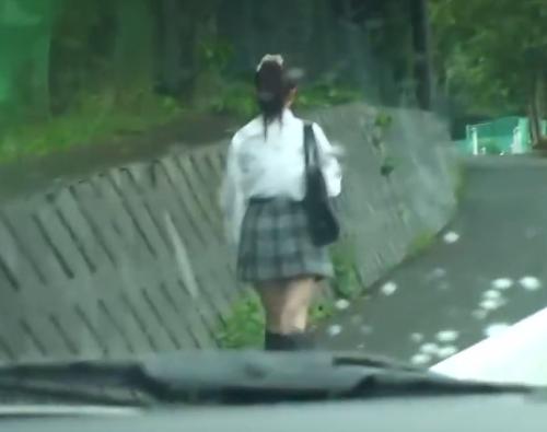 『今日はあの女にするか！』【JK】下校中のポニテ女子がハイエース拉致被害、山奥でたっぷり凌辱されて大号泣《レイプ》