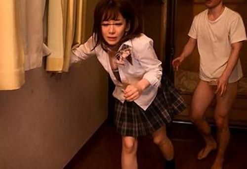 『やめてよ、こんなの酷いよぉ…』【JK】キチガイ教師に力づくで巨根マラを挿入された女の子！《レｘプ》