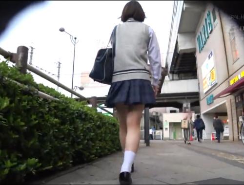 『お願い、誰か助けて…』【JK】ロリ可愛い清楚少女が痴漢のターゲットに…オマンコびしょ濡れにされて号泣する娘に肉棒パコパコ《レイプ》