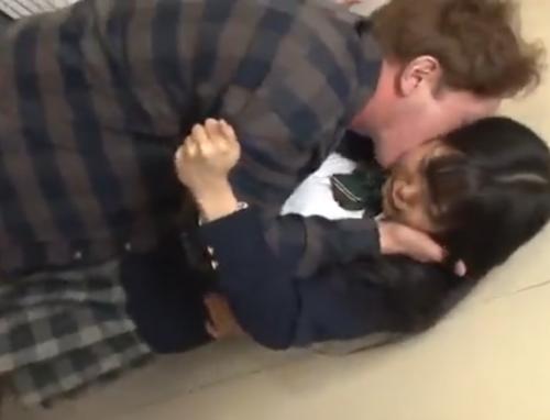 『お願い、許してください…うぅ』【JK】女子トイレに男が侵入、清掃中の看板を出してじっくり犯された地味少女《レイプ》