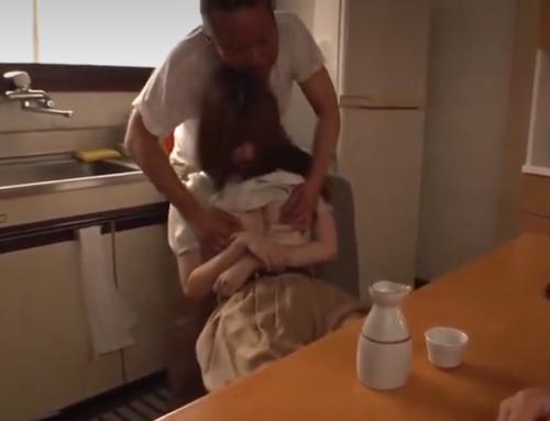 『親父、紹介したい人がいるんだ』【息子の恋人】息子を睡眠薬で眠らせて、カノジョをNTRする最低な父親《レイプ》明里つむぎ