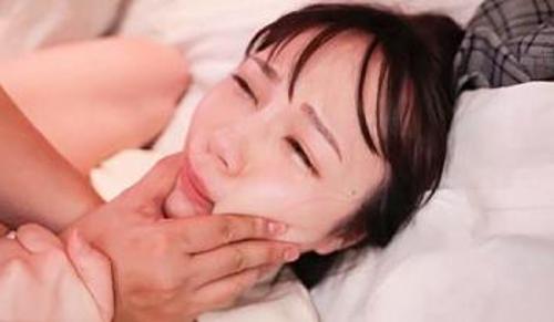 『あっくふぅ、ひぐぅ…、ほんとに学校に言いませんか…？』【JD】クズ上司にペニスで奥まで貫かれてモノ扱いされた女子！《強姦》