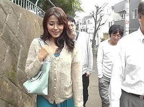 『いやだぁ、妊娠したくないよぉ…』【JK】キモ強姦魔に強引に肉棒をパコパコされた女子！《強姦》
