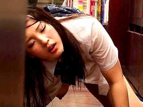 『ひぃ…や、やめて、誰か助けてよぉ…』【JK】ゴミクソレイプ魔に勝手にチンチンを突っ込まれた娘！《レ●プ》