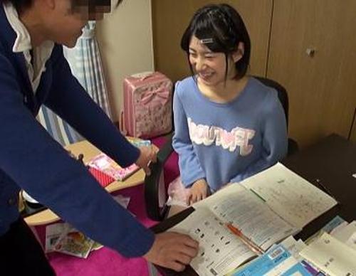 『お願いします、中には出さないで…』【JC】生理的に嫌いな教師に勝手にマンコに挿入された少女！《強姦》