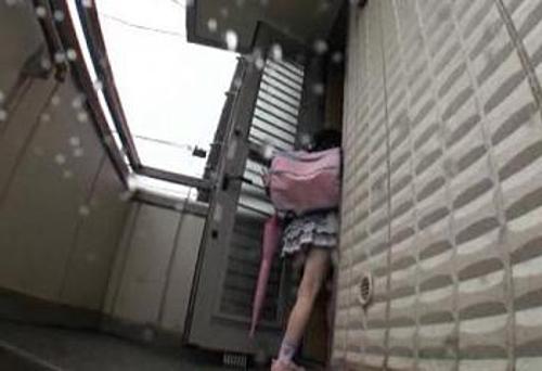 『こんなの酷いよ…』【JS】キモレイプ魔に巨根で奥まで貫かれてイキまくりな娘！《レ○プ》