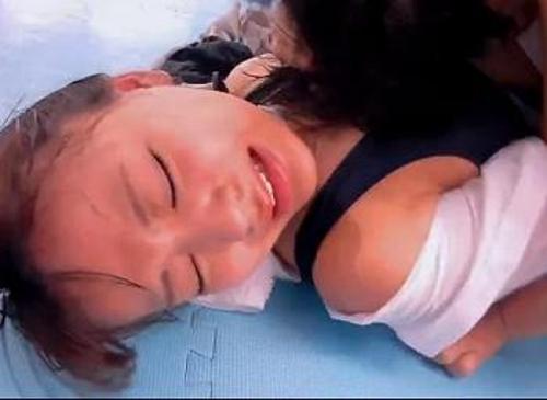 《レイプ》『あぁああ、ダメ…そんなに突かないでぇ！』【水泳部JK】鬼ピスされてスク水からこぼれそうな巨乳！痙攣イキ少女夕美しおん